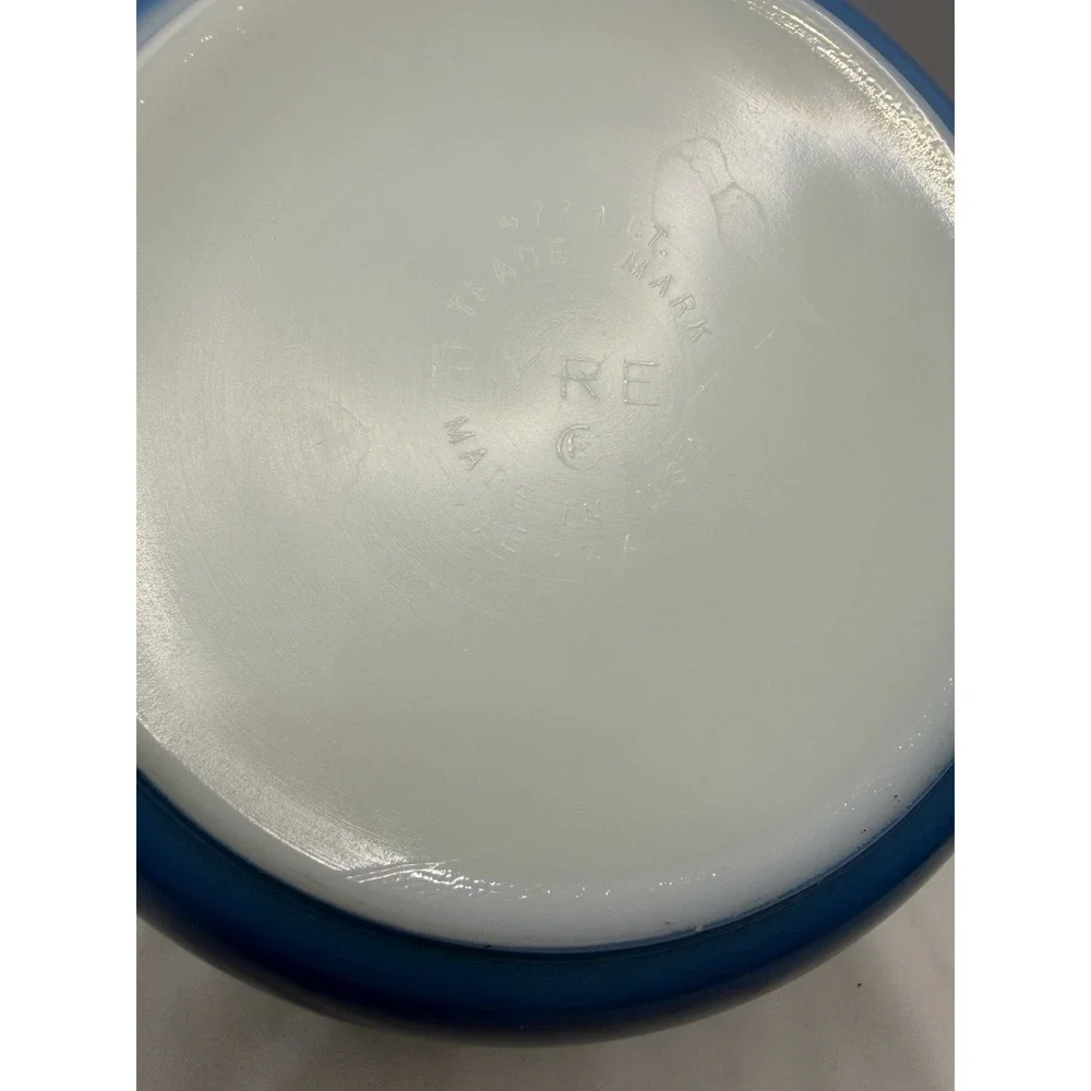 Pyrex #473, 1-Quart Casserole Baking Dish No Lid  Snowflake Garland